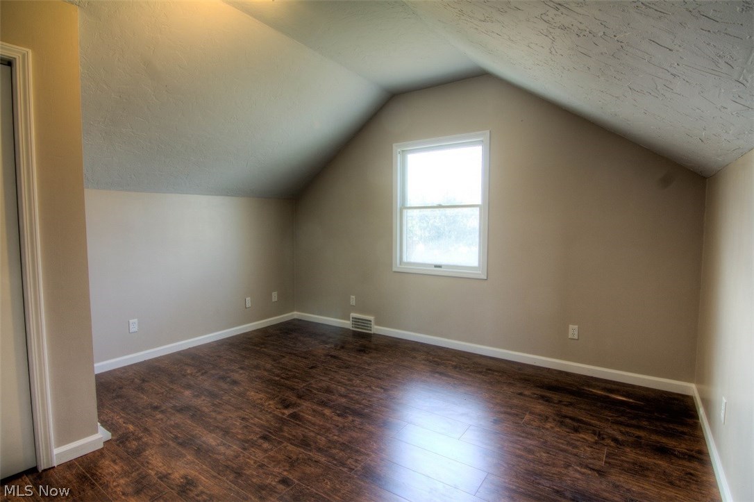 1619 Richmond Road Cleveland, OH 44124 - Photo 16 of 21