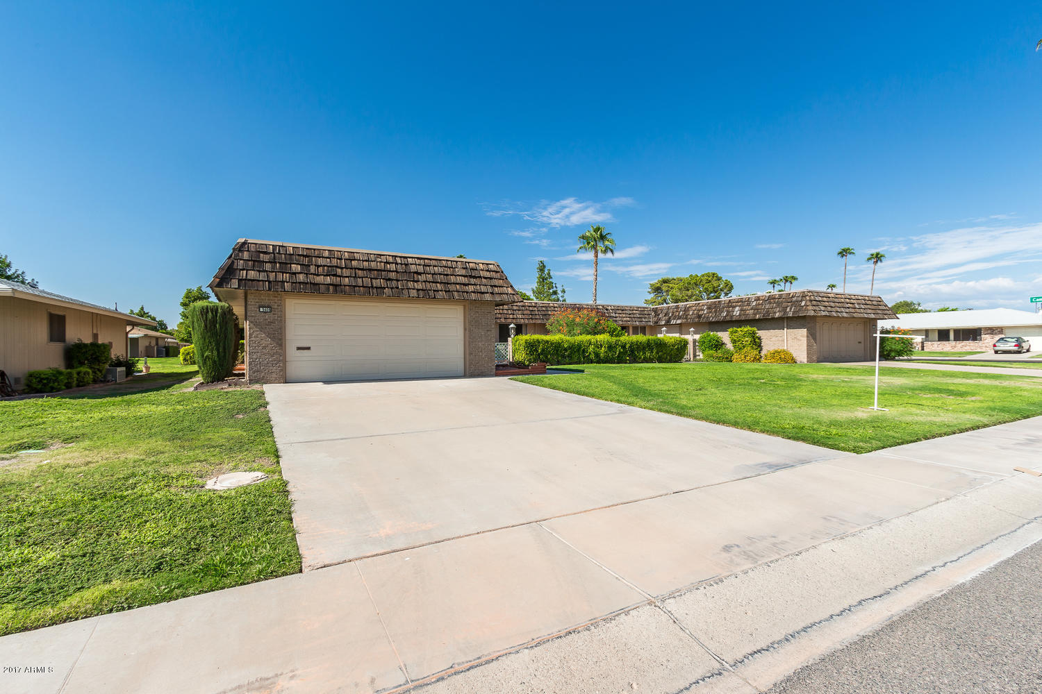 9408 West Greenway Road Sun City, AZ 85351 - Photo 4 of 41 9408 W Greenway Rd Sun City AZ-large-004