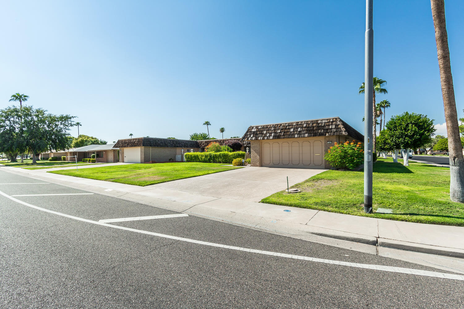 9408 West Greenway Road Sun City, AZ 85351 - Photo 7 of 41 9408 W Greenway Rd Sun City AZ-large-007