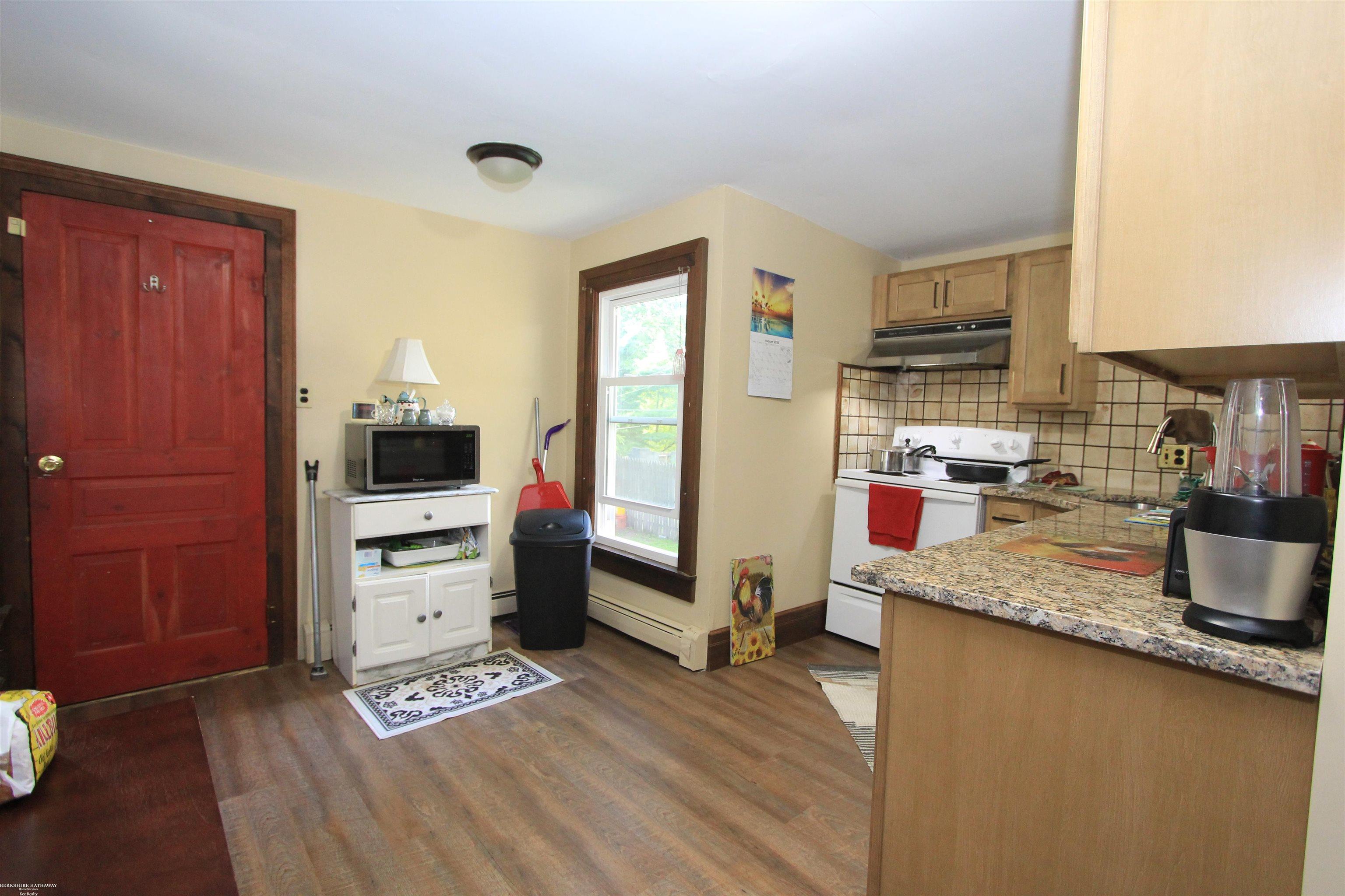 6831 Jefferson Road North Branch, MI 48461 - Photo 13 of 32 50187210-e7127f2e-1b13-42b0-adaf-697a9ca498f9.JPG
