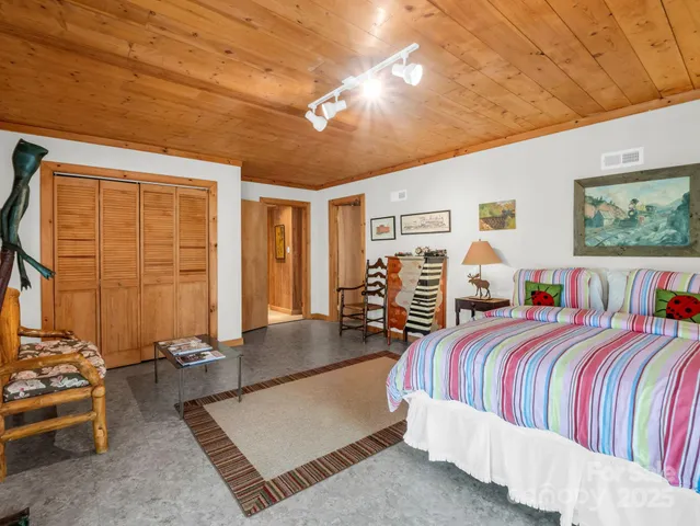 $575,000 | 780 Rixhaven Drive, Saluda, NC 28773