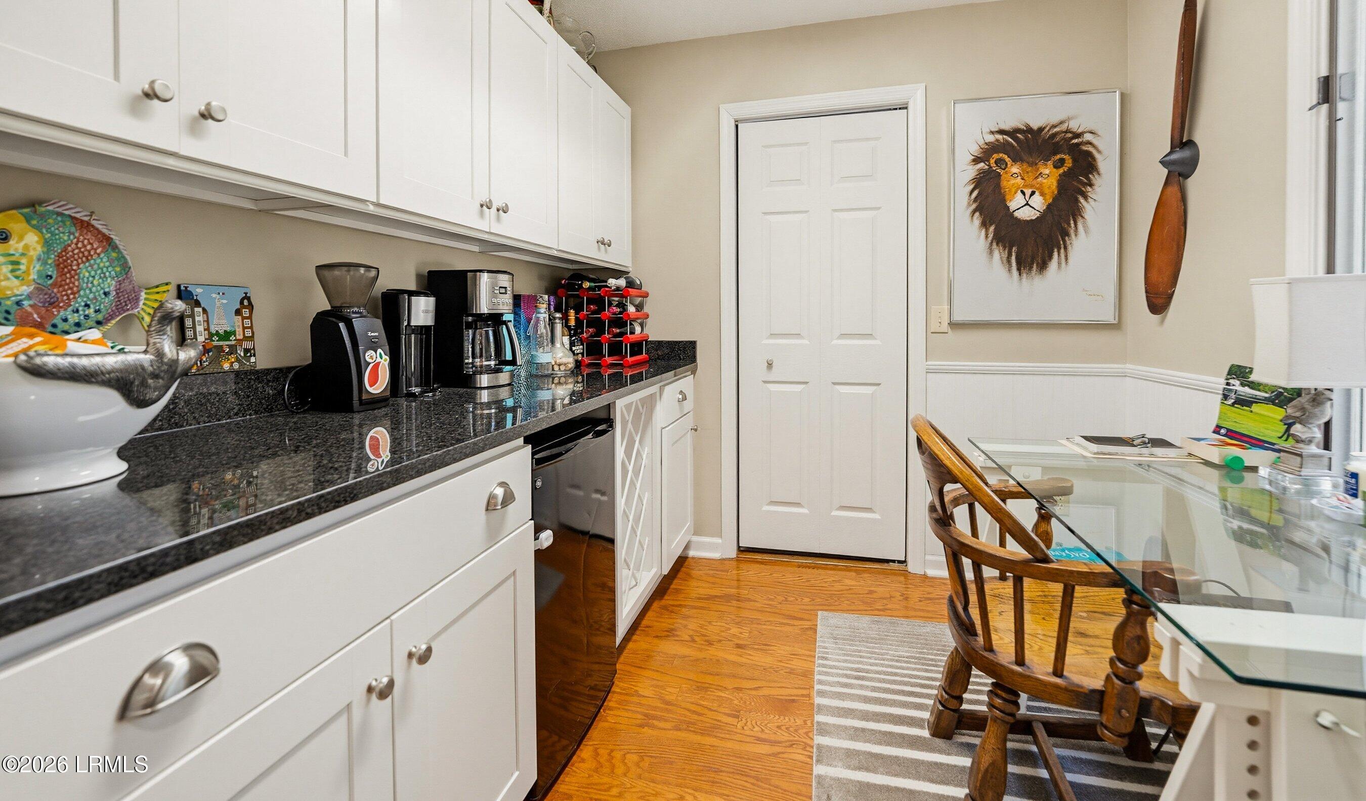 703 Seahorse Road Fripp Island, SC 29920 - Photo 10 of 51 Updated Kitchen