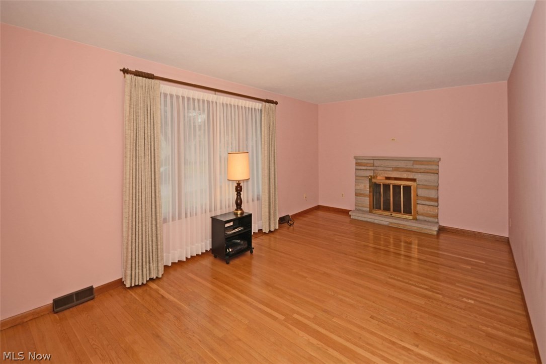 4273 Grannis Road Cleveland, OH 44126 - Photo 11 of 34 Gallery Image 11