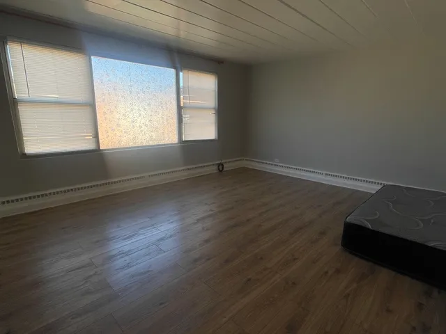 $145,000 | 2245 West Farwell Avenue, Unit 3B, Chicago, IL 60645