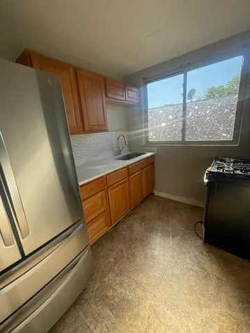 $145,000 | 2245 West Farwell Avenue, Unit 3B, Chicago, IL 60645