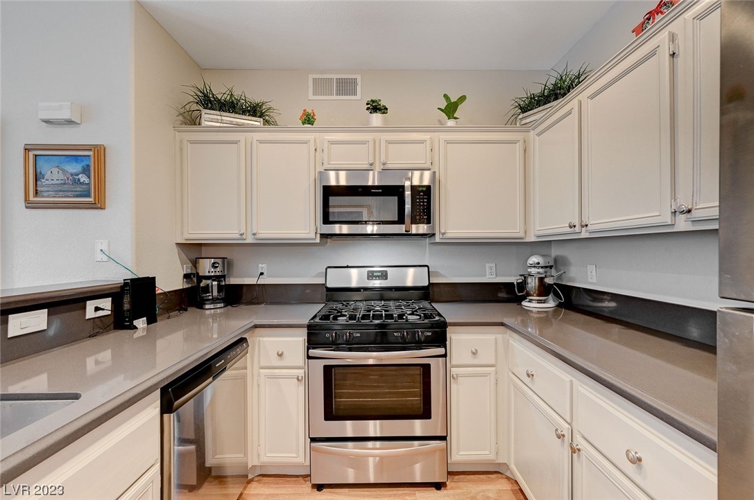 2201 Ramsgate Drive, Unit 1027 Henderson, NV 89074 - Photo 11 of 36