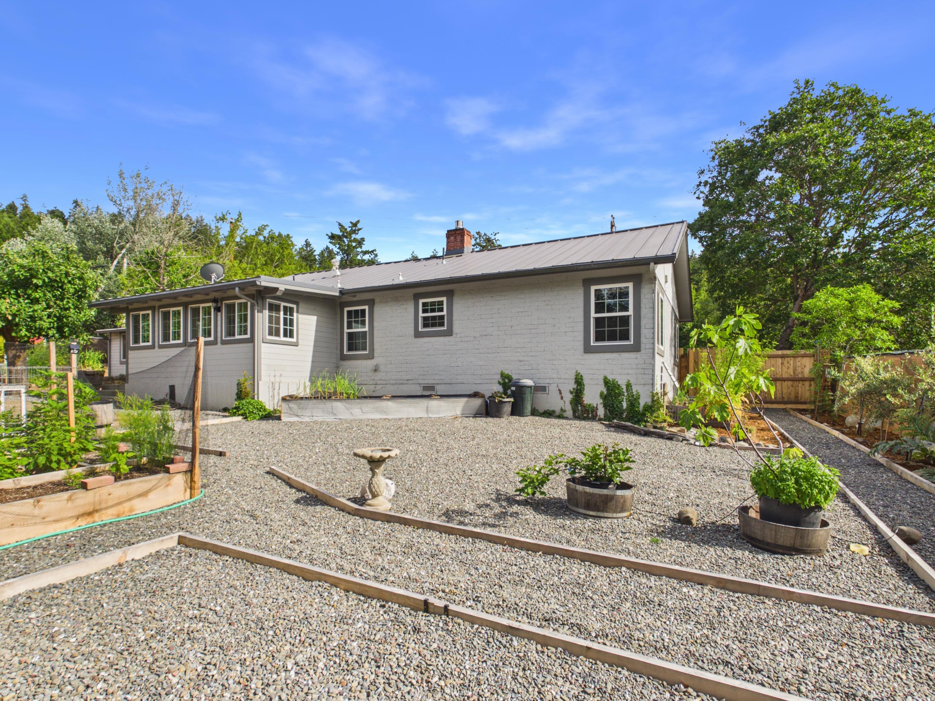 179 School Road Miranda, CA 95553 - Photo 38 of 55