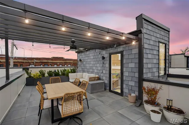 $799,000 | 215 North Sarah Street, Unit 7, St. Louis, MO 63108