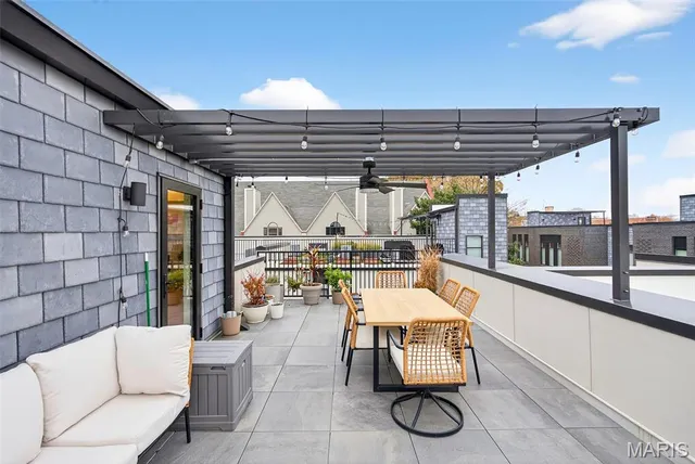 $799,000 | 215 North Sarah Street, Unit 7, St. Louis, MO 63108