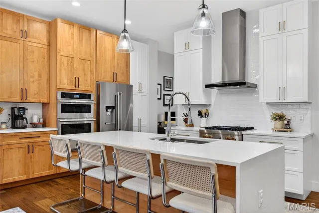 $799,000 | 215 North Sarah Street, Unit 7, St. Louis, MO 63108