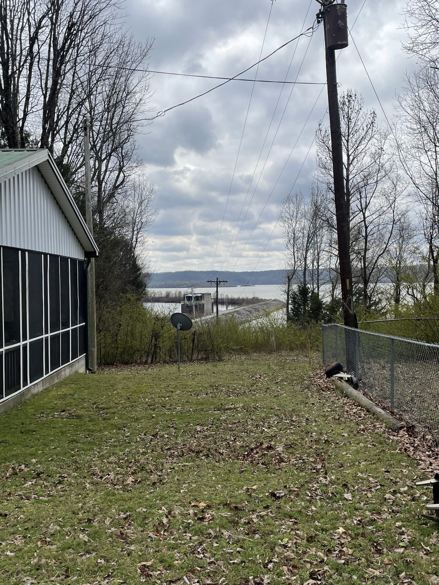 1733 Pump Station Road New Johnsonville, TN 37134 - Photo 5 of 20 a view of a backyard