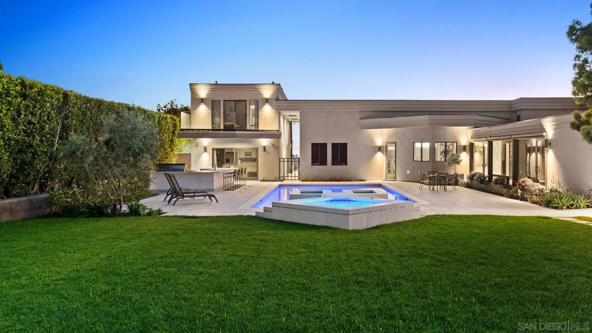 7778 Starlight Drive La Jolla, CA 92037 - Photo 31 of 36 a view of a house with swimming pool and porch