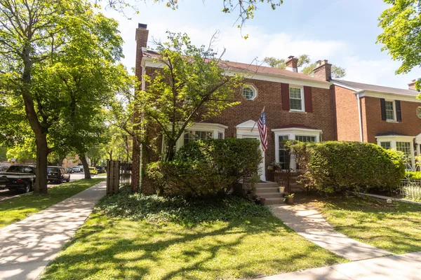 $650,000 | 2701 West Fitch Avenue, Chicago, IL 60645