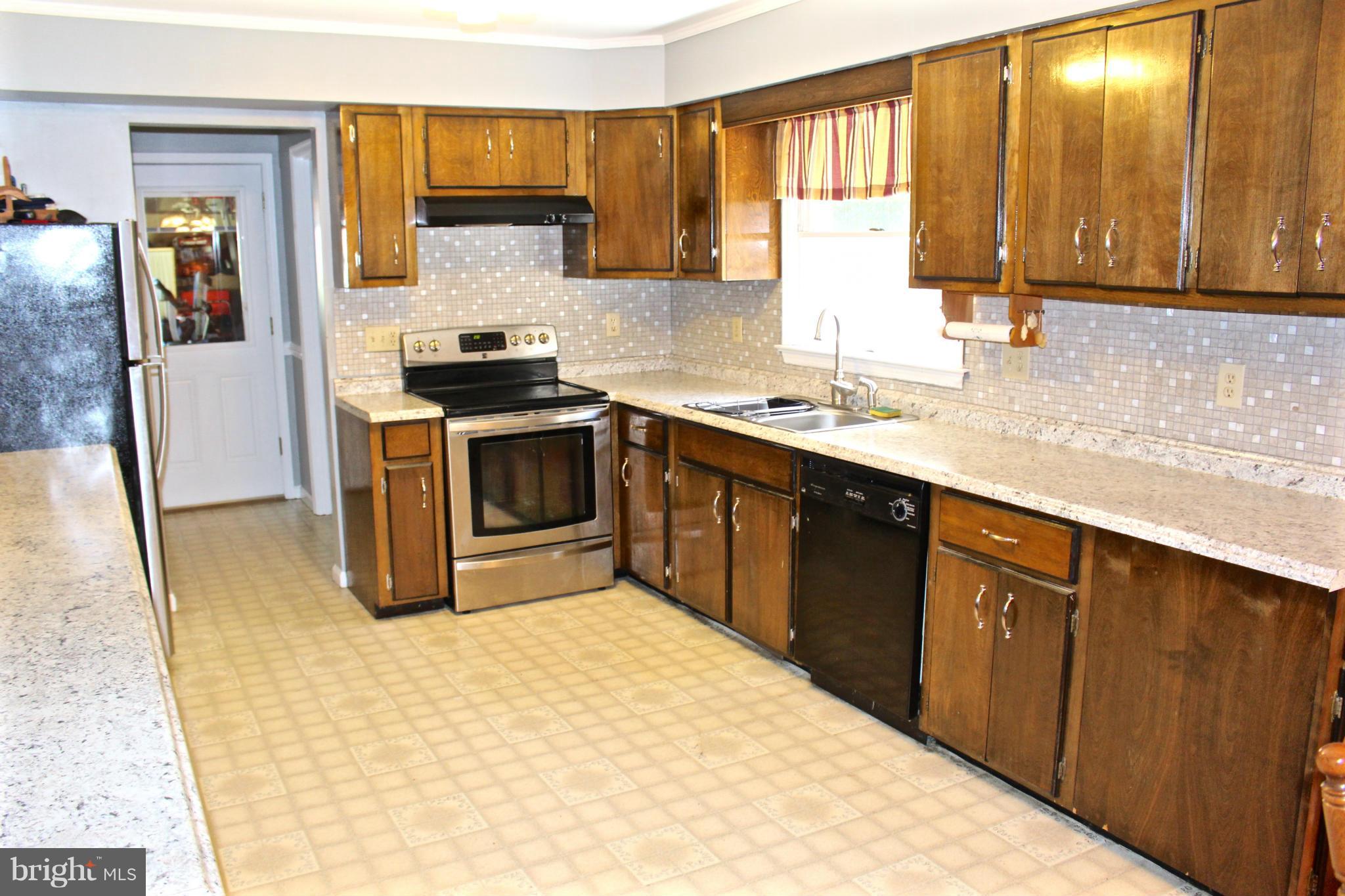490 Swaggers Point Road Solomons, MD 20688 - Photo 7 of 27 Kitchen