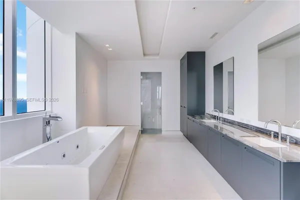 $6,900,000 | 18201 Collins Avenue, Unit TS1, Sunny Isles Beach, FL 33160