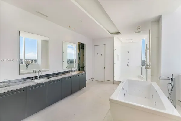 $6,900,000 | 18201 Collins Avenue, Unit TS1, Sunny Isles Beach, FL 33160