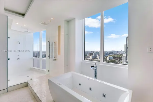 $6,900,000 | 18201 Collins Avenue, Unit TS1, Sunny Isles Beach, FL 33160