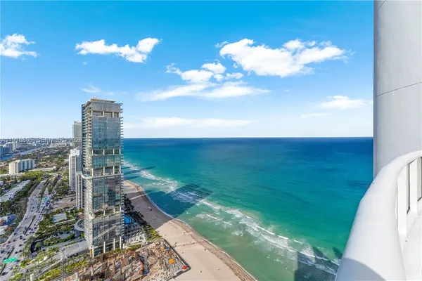 $6,900,000 | 18201 Collins Avenue, Unit TS1, Sunny Isles Beach, FL 33160