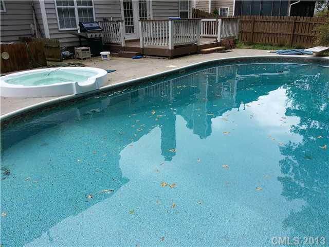 6635 Reedy Creek Road, Unit 25 Charlotte, NC 28215 - Photo 3 of 16 a view of a hardwood area