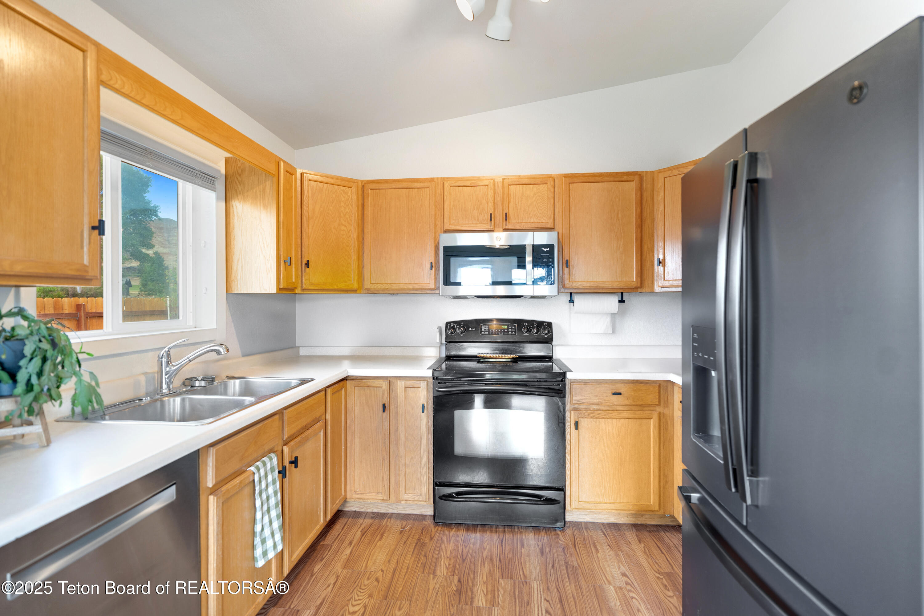 102 Taylor Creek Road Dubois, WY 82513 - Photo 12 of 30 10