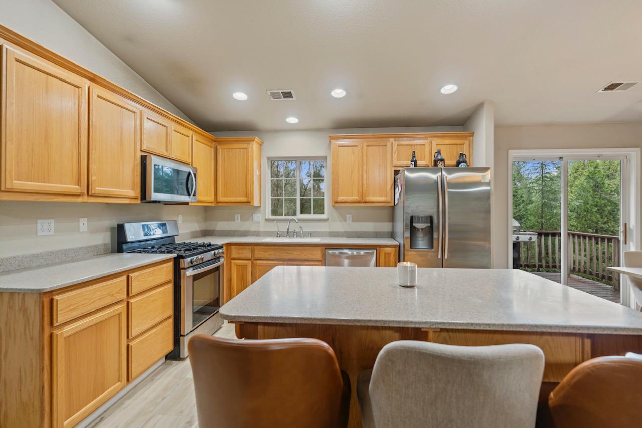 6390 Red Robin Road Pollock Pines, CA 95726 - Photo 10 of 29