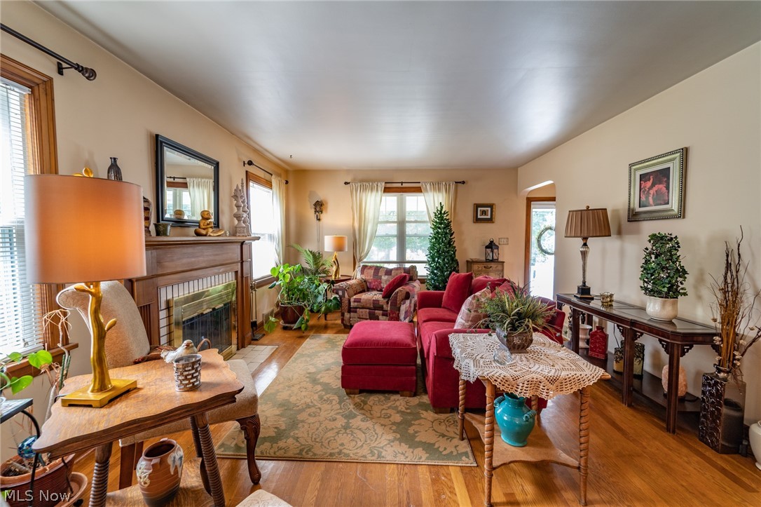 1230 Monument Road Northwest Canton, OH 44703 - Photo 4 of 10 Gallery Image 4