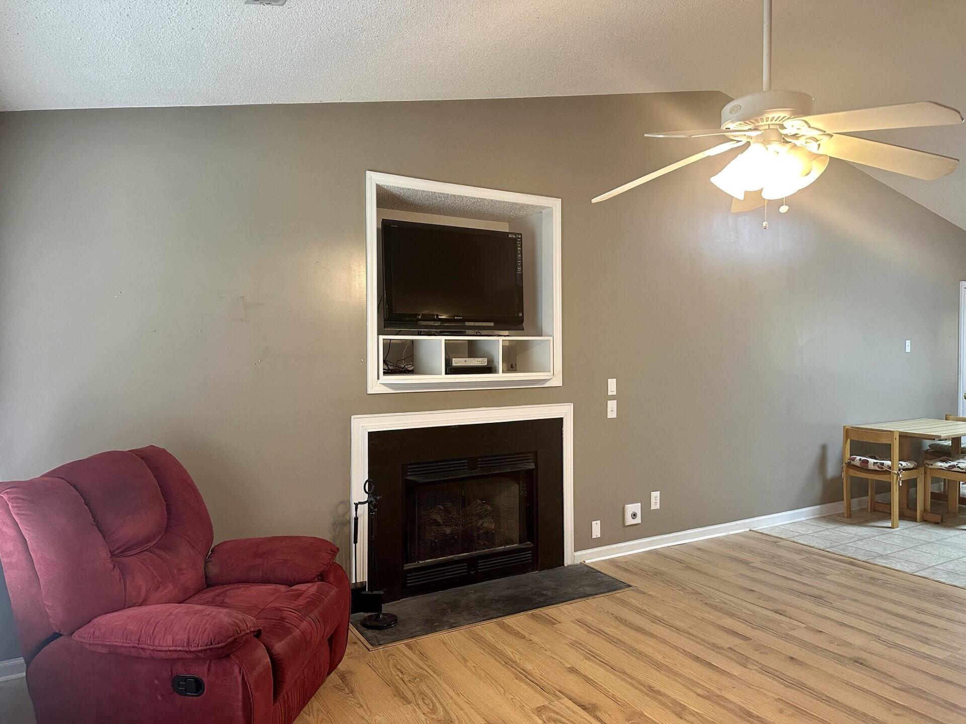 142 Paddock Way Summerville, SC 29486 - Photo 3 of 15