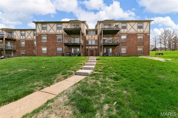 $150,000 | 1411 Willow Brook Cove Court, Unit 8, St. Louis, MO 63146