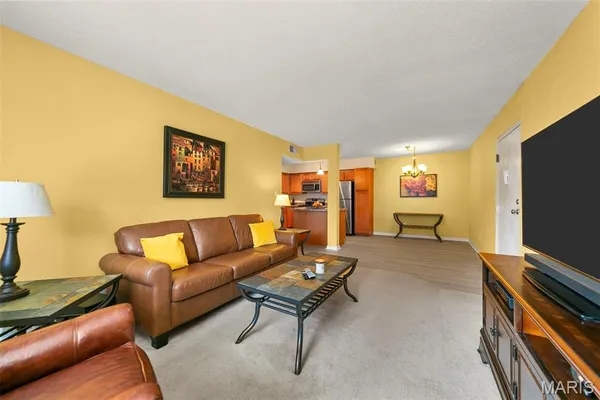 $150,000 | 1411 Willow Brook Cove Court, Unit 8, St. Louis, MO 63146