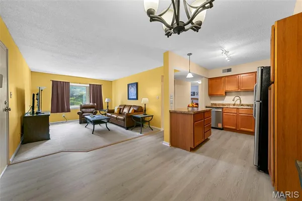 $150,000 | 1411 Willow Brook Cove Court, Unit 8, St. Louis, MO 63146