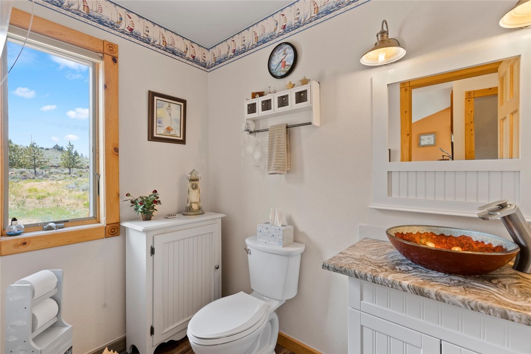 6015 Heeney Road Silverthorne, CO 80498 - Photo 18 of 35 1/2 bath on the main level.