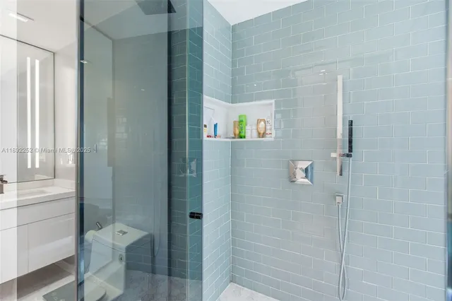 $5,000 | 1428 Euclid Avenue, Unit 207, Miami Beach, FL 33139