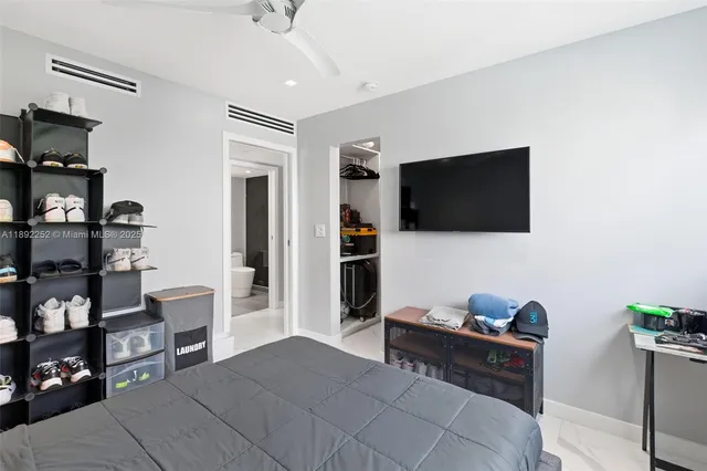 $5,000 | 1428 Euclid Avenue, Unit 207, Miami Beach, FL 33139