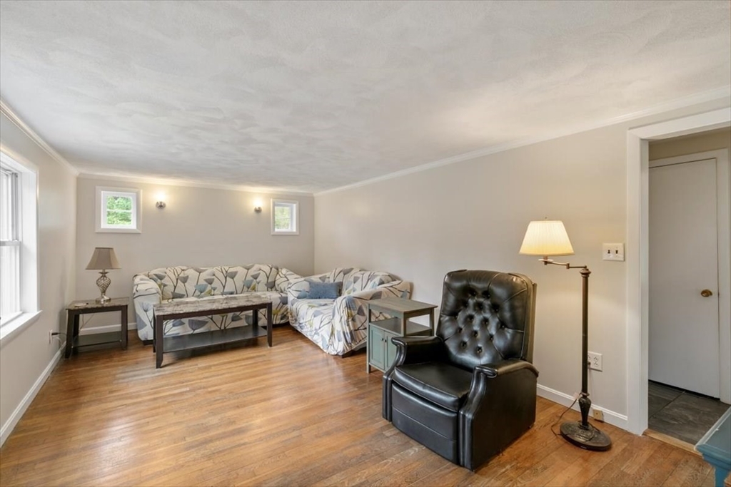 28 Burt Road Wilmington, MA 01887 - Photo 5 of 31 Gallery Image 5