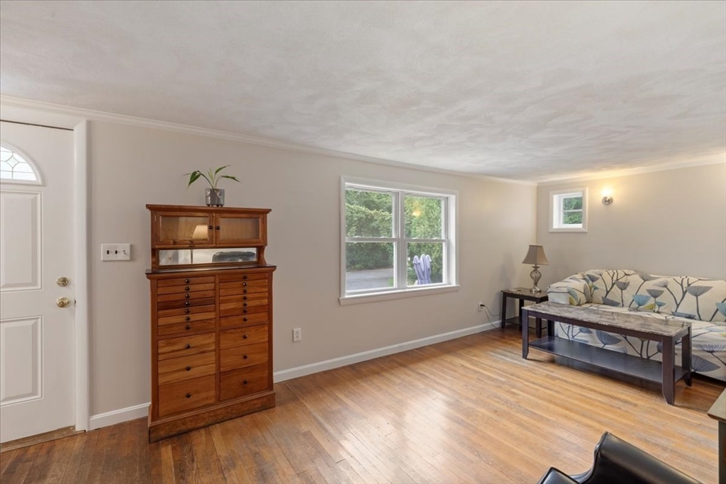 28 Burt Road Wilmington, MA 01887 - Photo 7 of 31 Gallery Image 7