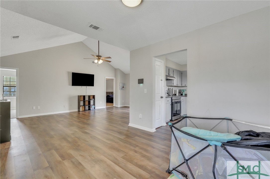 852 Ridgewood Way Hinesville, GA 31313 - Photo 6 of 32 Gallery Image 6