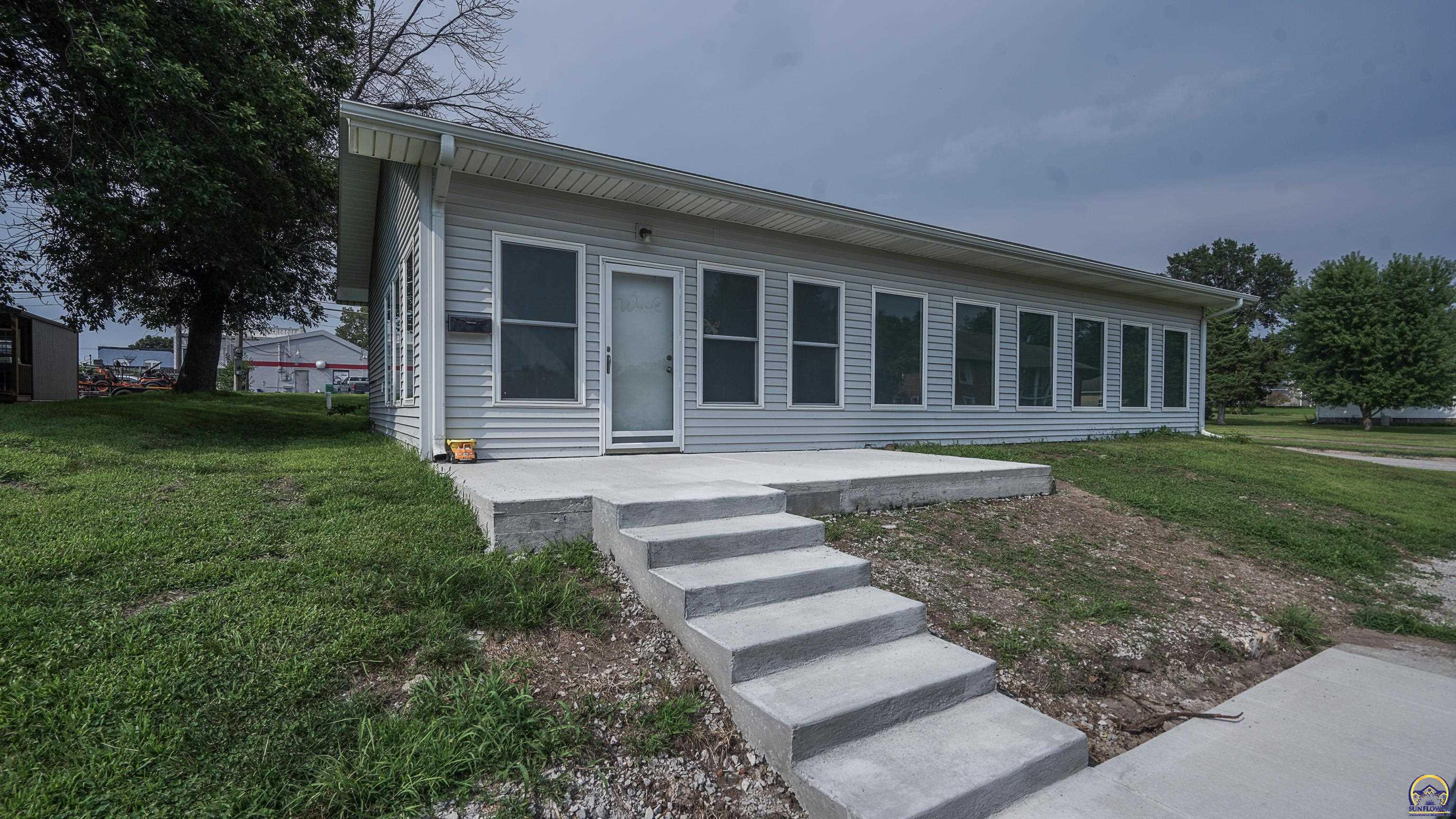 146 East 7th Street Horton, KS 66439 - Photo 2 of 9