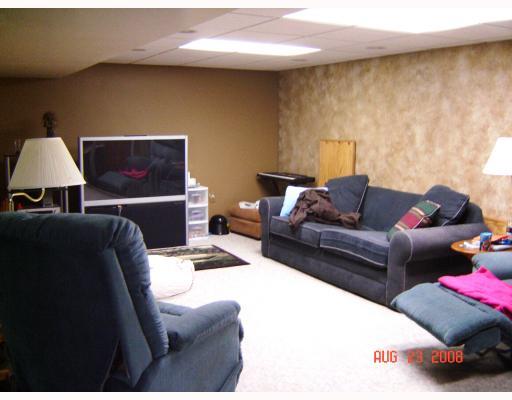 756 Ridge Street Rochester, PA 15074 - Photo 4 of 5 Den/Family/Great Room.