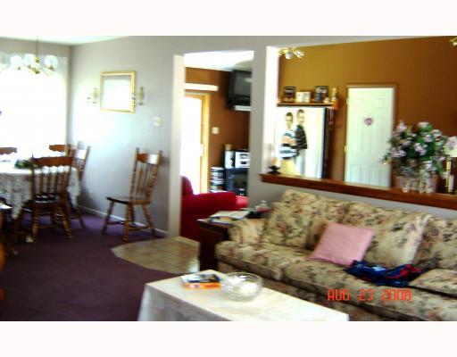 756 Ridge Street Rochester, PA 15074 - Photo 5 of 5 Living Room.