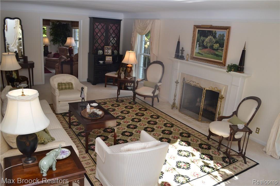 2640 Amberly Road Bloomfield Hills, MI 48301 - Photo 22 of 29 DSC_0426.JPG
