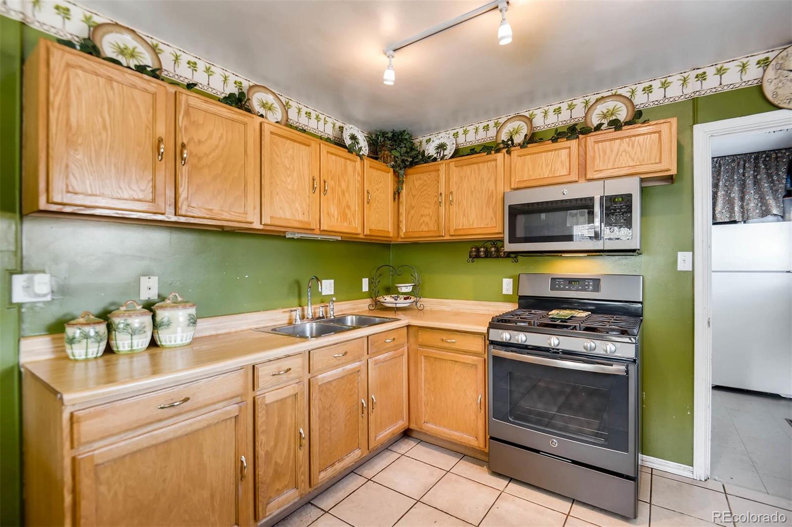 1541 Ruth Drive Thornton, CO 80229 - Photo 12 of 28 Gallery Image 12
