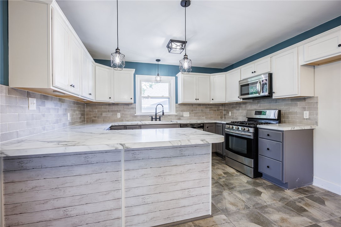 70 Highwood Road Irondequoit, NY 14609 - Photo 12 of 32