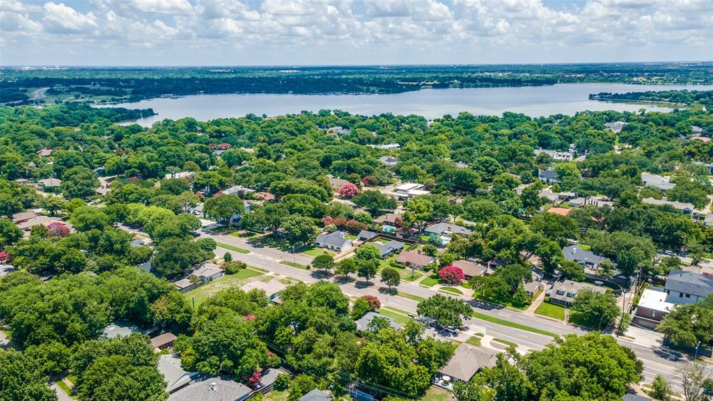 7127 East Mockingbird Lane Dallas, TX 75214 - Photo 26 of 31 a view of a lake with a city view