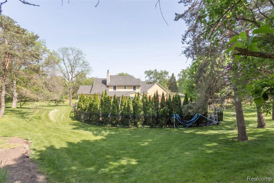 63 Waldon Road Clarkston, MI 48346 - Photo 72 of 83 back_77.jpg