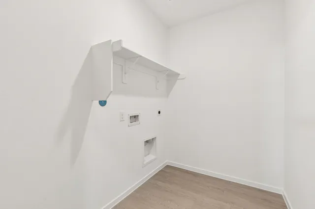 $323,280 | 618 Amber Falls Drive, Montgomery, TX 77356