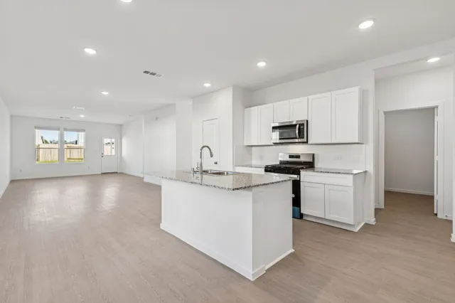 $323,280 | 618 Amber Falls Drive, Montgomery, TX 77356