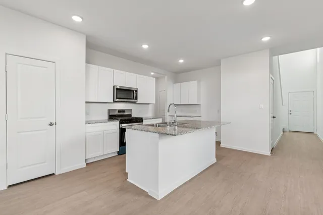 $323,280 | 618 Amber Falls Drive, Montgomery, TX 77356