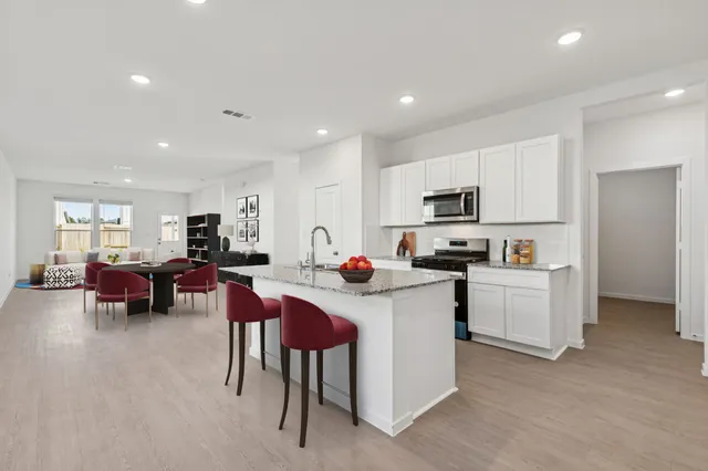 $323,280 | 618 Amber Falls Drive, Montgomery, TX 77356