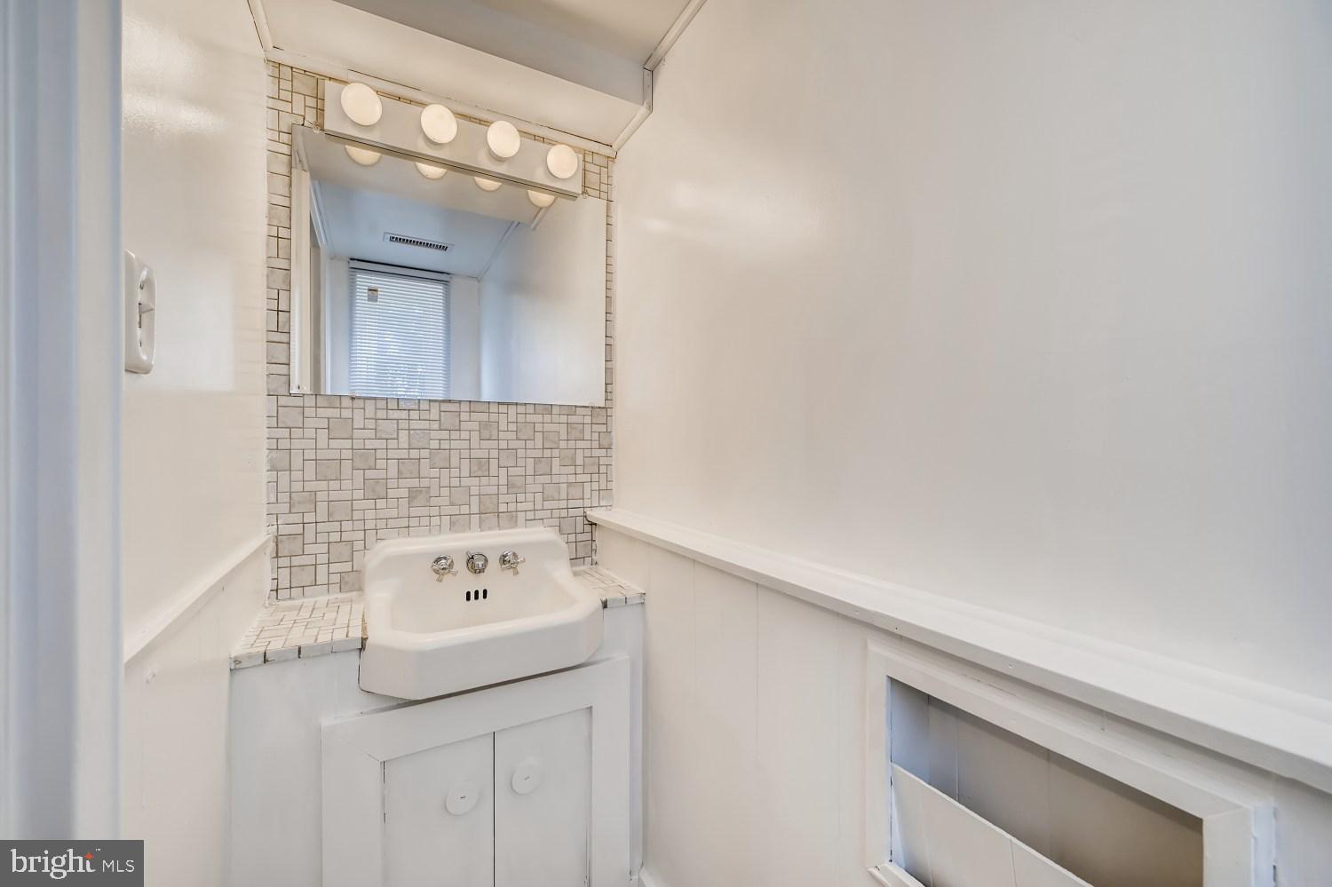 934 Sedgley Road Catonsville, MD 21228 - Photo 20 of 27 Basement Bathroom