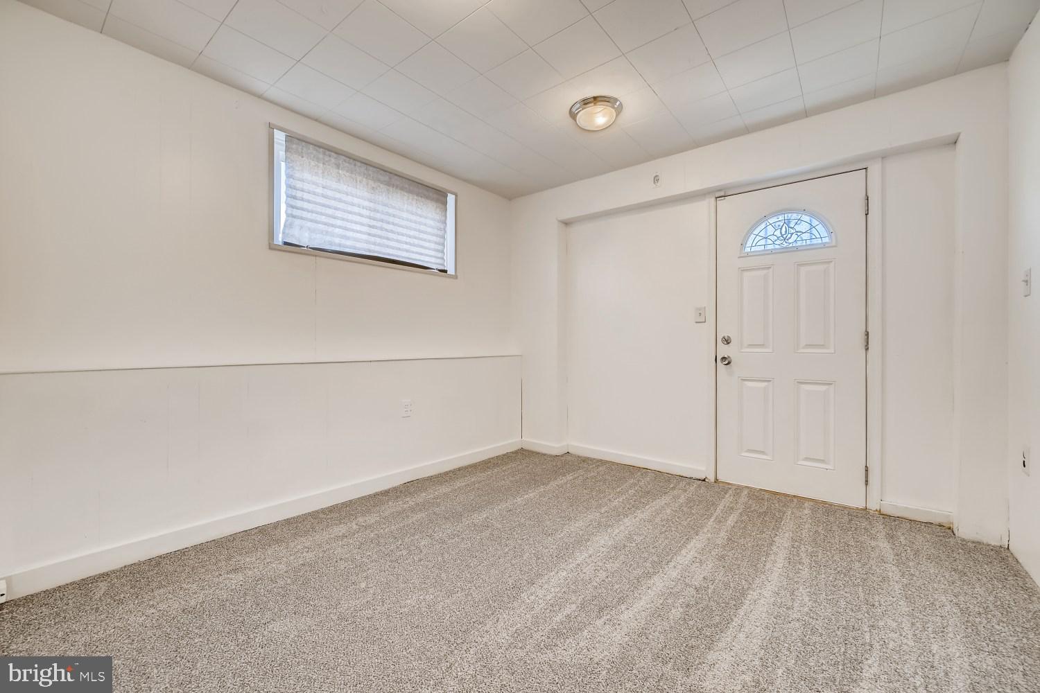 934 Sedgley Road Catonsville, MD 21228 - Photo 21 of 27 Additional Room/ Den/Office with Entry